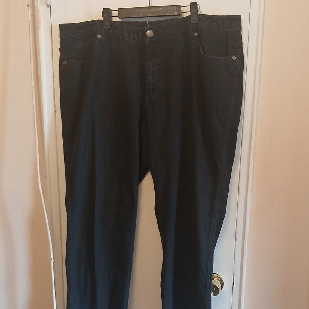 Relaxed Black Jeans with Smooth Texture
